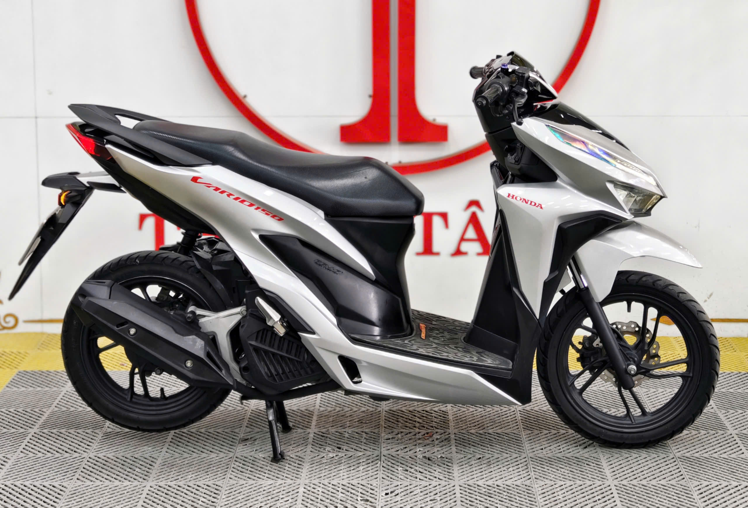 z7655392550727_c0f3caecd8501bc49f714f223d444645