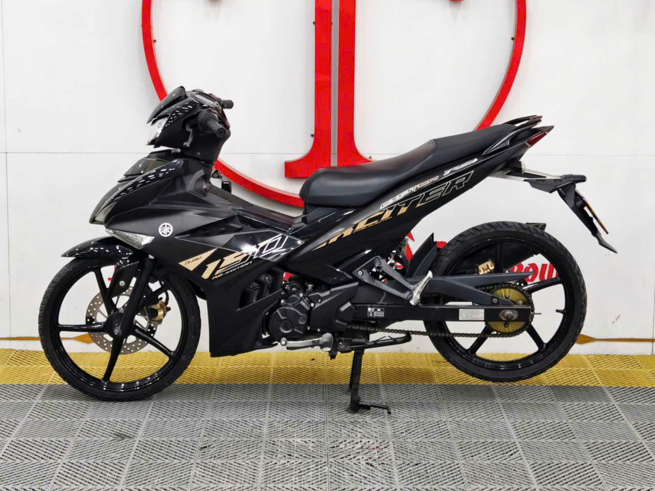 z7704404069629_a326bb2acb1966fcd4ed58c8caf64115